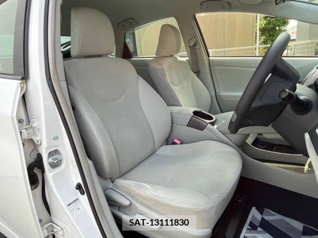 Toyota PRIUS 2013-04 282304-8