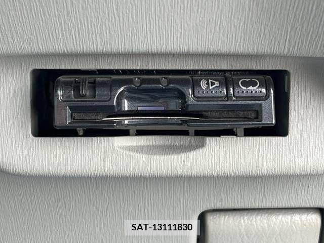 Toyota PRIUS 2013-04 282304-5