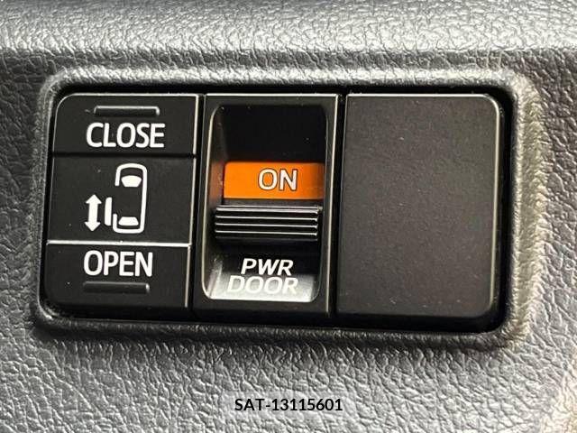 Toyota SIENTA 2015-08 314619-4