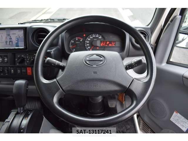 Hino DUTRO 2017-02 296731-5