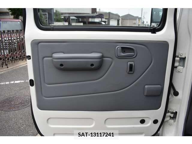 Hino DUTRO 2017-02 296731-16