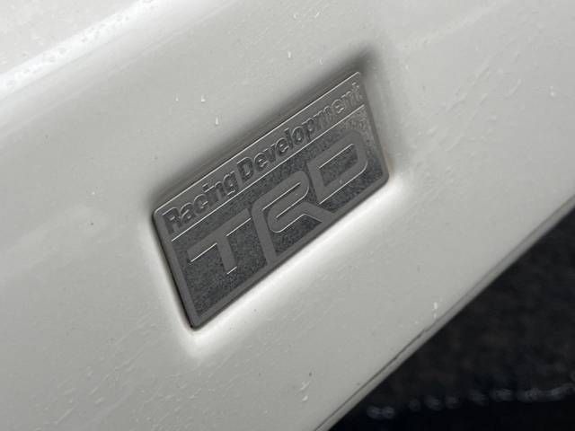 Toyota VELLFIRE 2017-03 21558-2