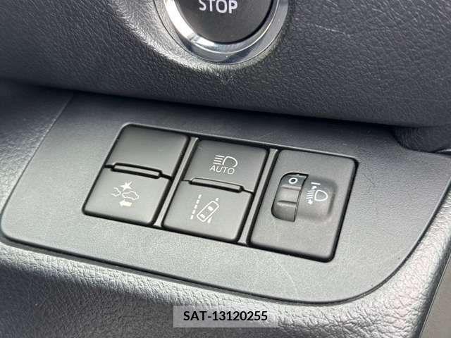Toyota SIENTA 2019-02 298359-17