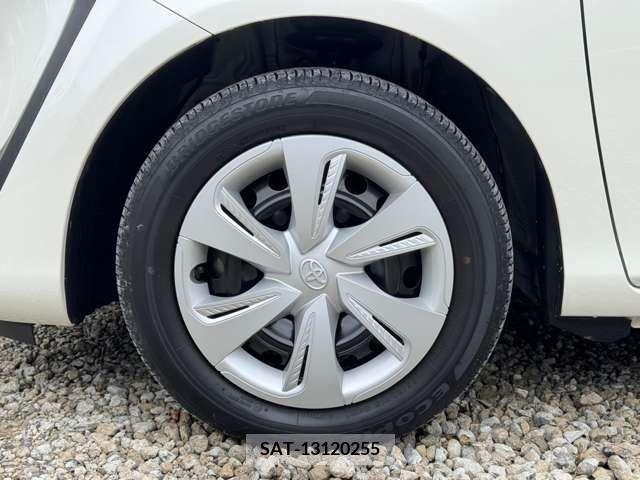 Toyota SIENTA 2019-02 298359-7