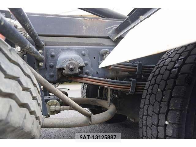 Hino DUTRO 2017-02 205983-11