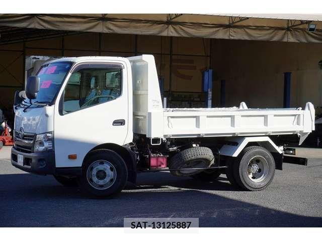 Hino DUTRO 2017-02 205983-8