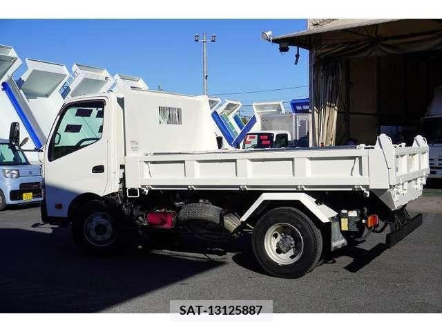 Hino DUTRO 2017-02 205983-6