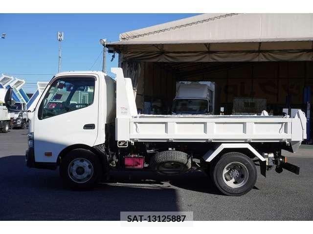 Hino DUTRO 2017-02 205983-2
