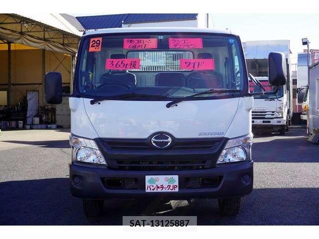 Hino DUTRO 2017-02 205983-1