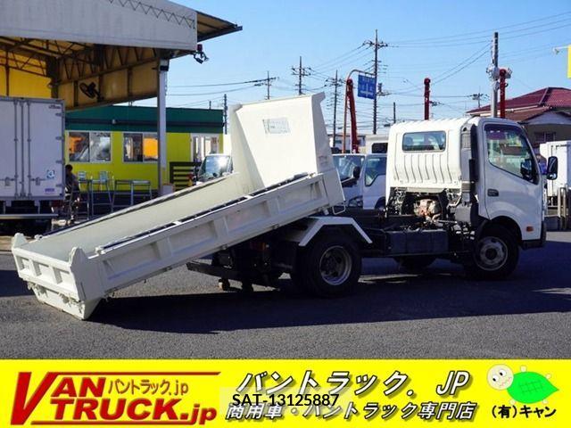 Hino DUTRO 2017-02 205983-0