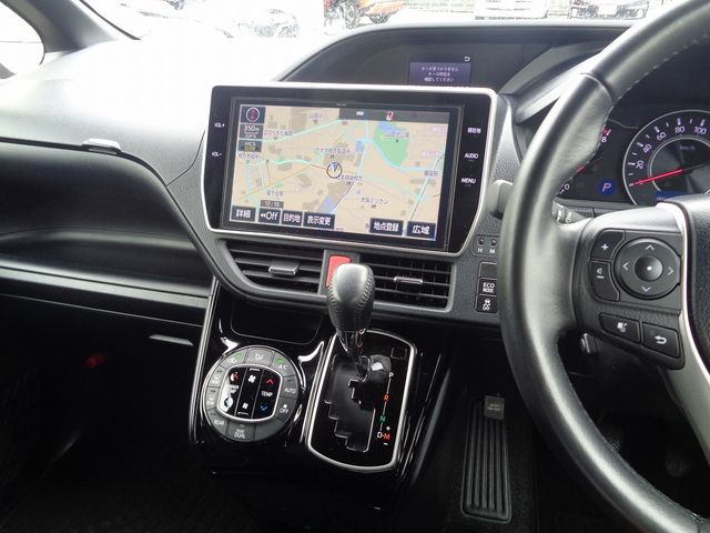 Toyota VOXY 2018-06 21818-13