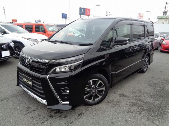 Toyota VOXY 2018-06 21818-0