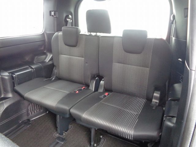 Toyota VOXY 2018-06 21818-6