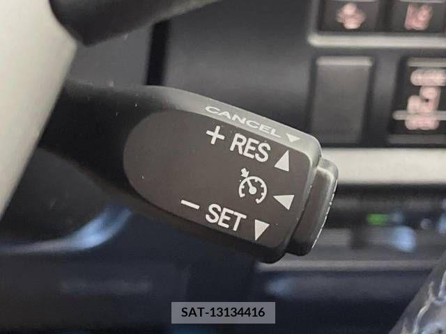 Toyota VOXY 2020-09 341890-7