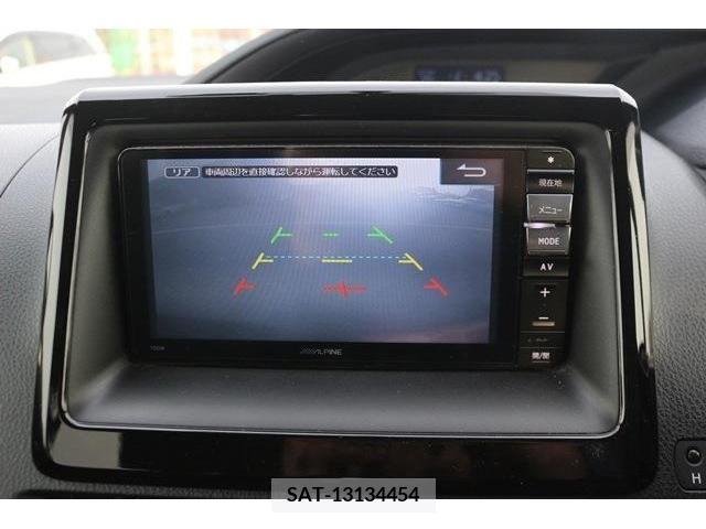 Toyota VOXY 2014-10 231078-3