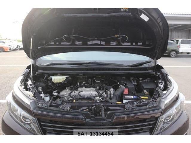 Toyota VOXY 2014-10 231078-18
