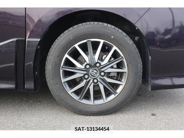 Toyota VOXY 2014-10 231078-11