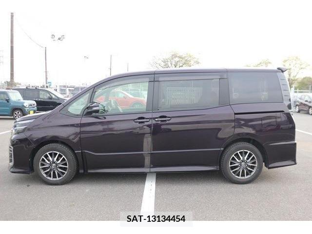 Toyota VOXY 2014-10 231078-8