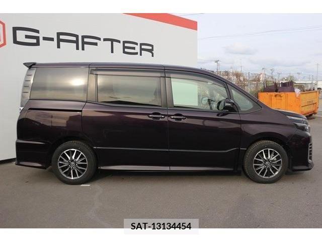 Toyota VOXY 2014-10 231078-6