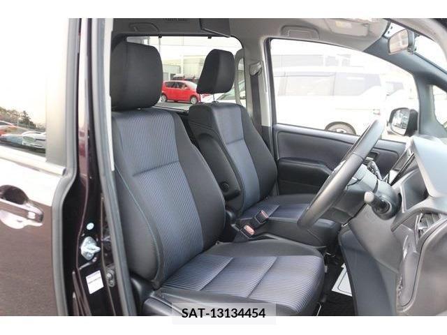 Toyota VOXY 2014-10 231078-12