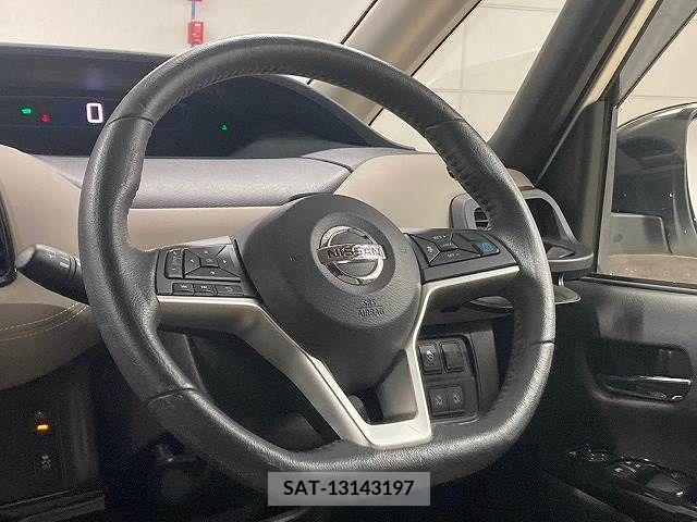 Nissan SERENA 2018-09 284149-11