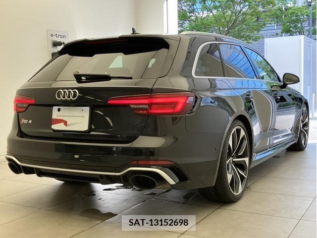 Audi RS4 2019-06 343308-1