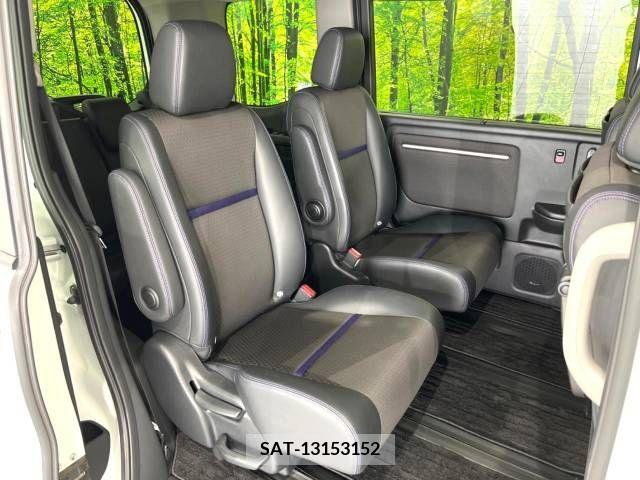 Honda e 2021-07 380419-8
