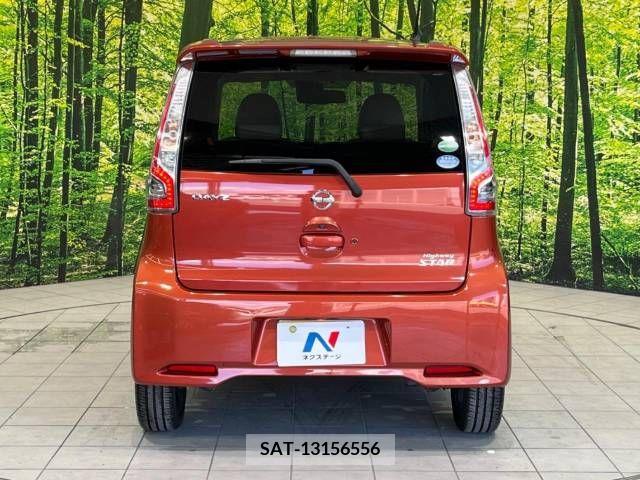 Nissan DAYZ 2015-10 390357-15