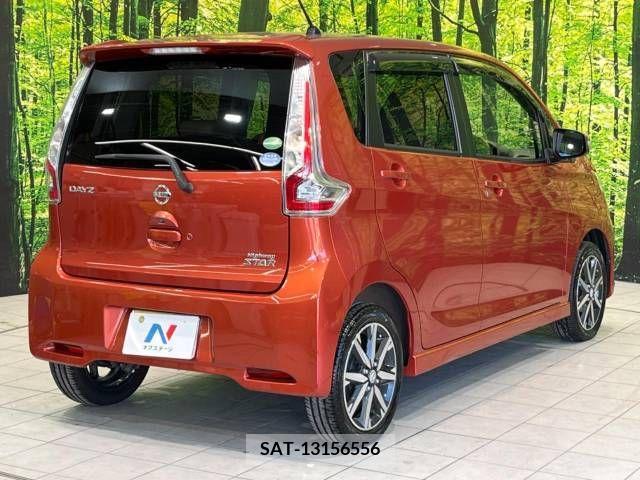 Nissan DAYZ 2015-10 390357-17