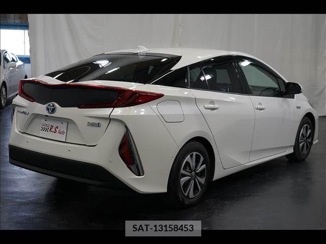 Toyota PRIUS PHV 2017-07 322602-8