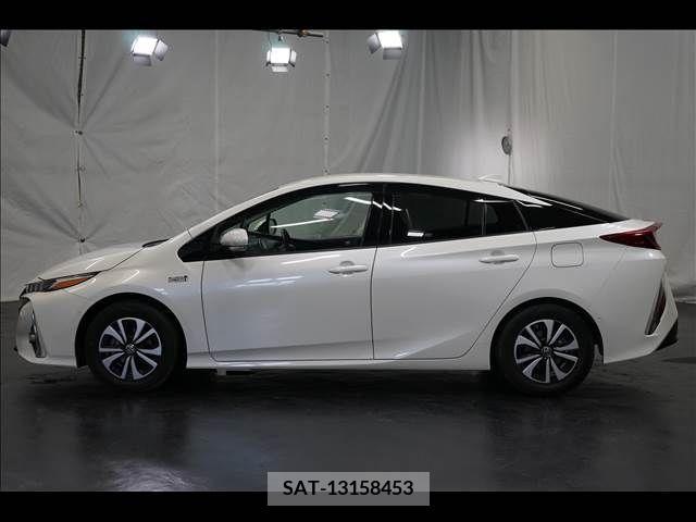 Toyota PRIUS PHV 2017-07 322602-14