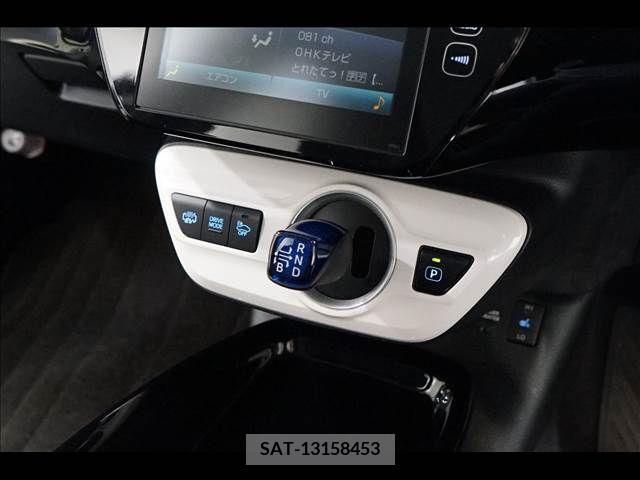 Toyota PRIUS PHV 2017-07 322602-11
