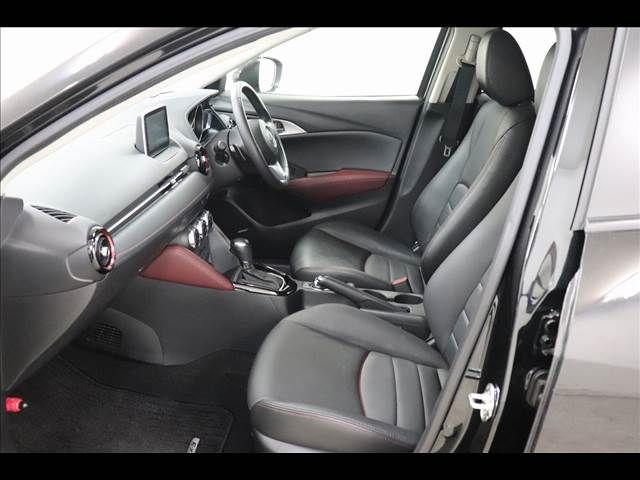 Mazda CX-3 2015-04 6411-11