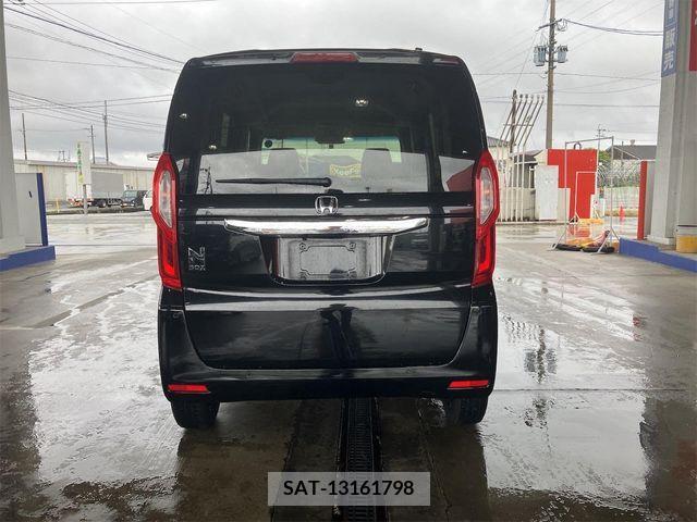 Honda N BOX 2022-06 307426-4