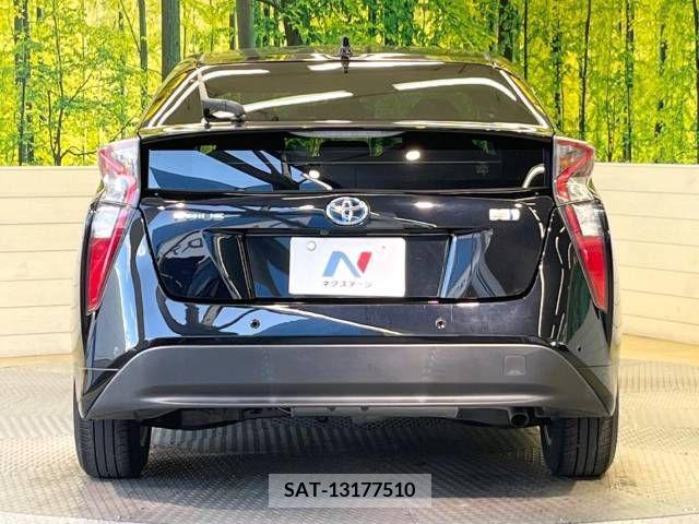 Toyota PRIUS 2017-11 366448-15