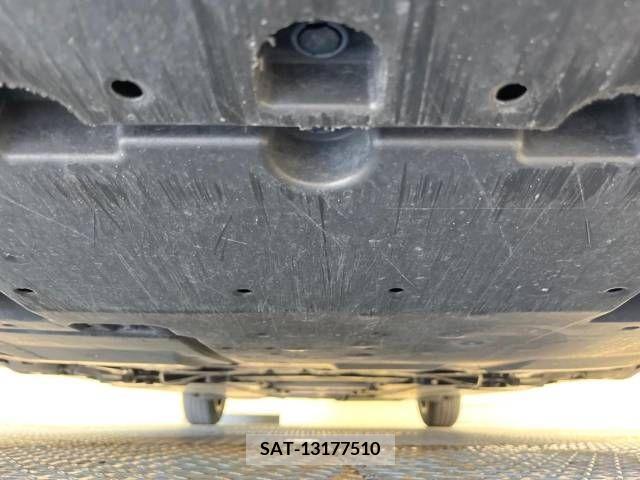 Toyota PRIUS 2017-11 366448-19