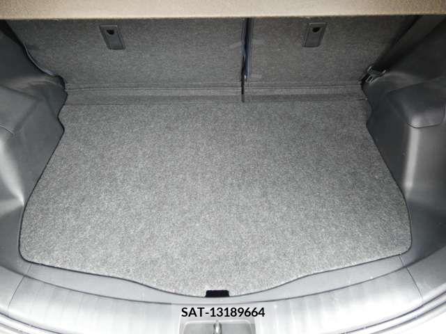 Toyota RACTIS 2011-03 255752-8