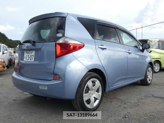 Toyota RACTIS 2011-03 255752-5
