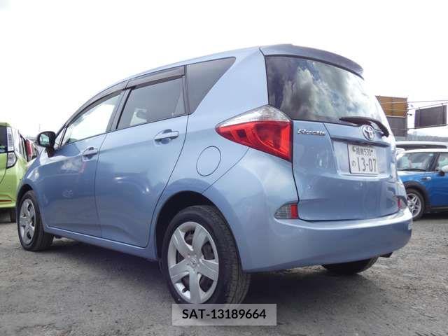 Toyota RACTIS 2011-03 255752-3