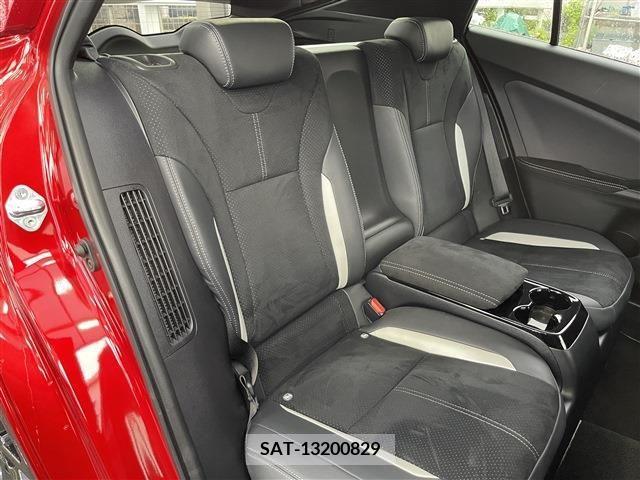 Toyota PRIUS PHV 2018-07 282566-17