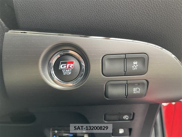 Toyota PRIUS PHV 2018-07 282566-13