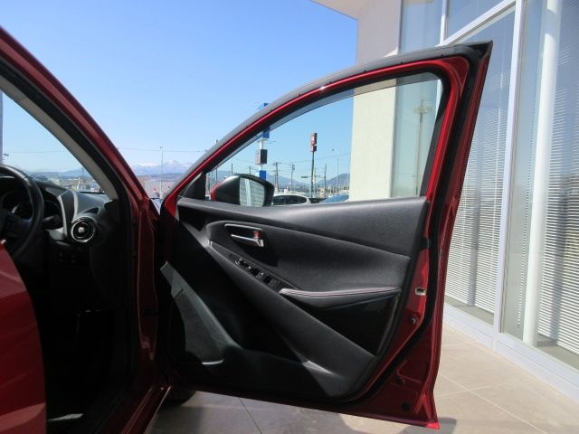Mazda DEMIO 2015-01 3030-10