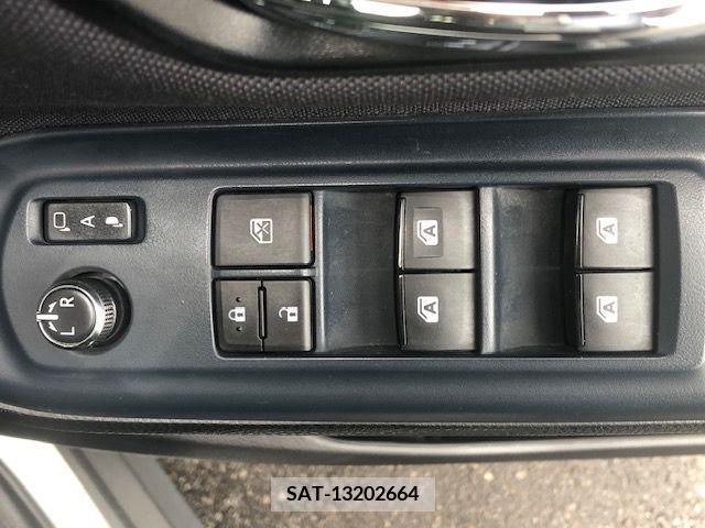 Toyota VOXY 2016-10 378463-22