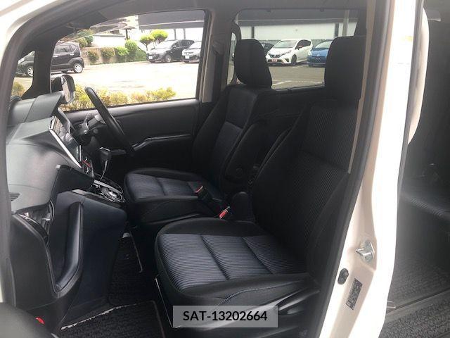 Toyota VOXY 2016-10 378463-18