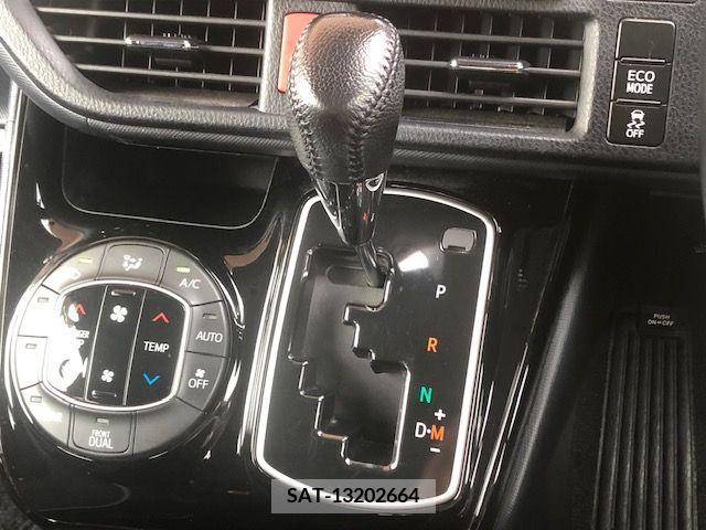 Toyota VOXY 2016-10 378463-19