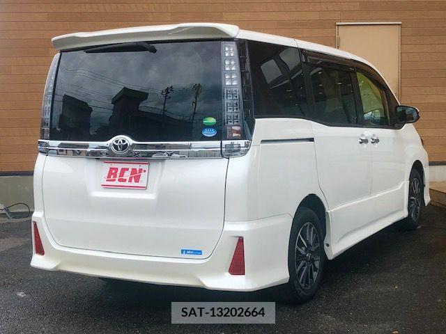 Toyota VOXY 2016-10 378463-2