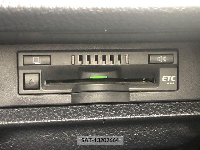 Toyota VOXY 2016-10 378463-16