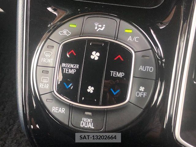 Toyota VOXY 2016-10 378463-14