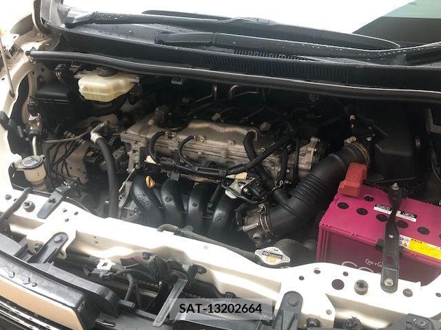 Toyota VOXY 2016-10 378463-27