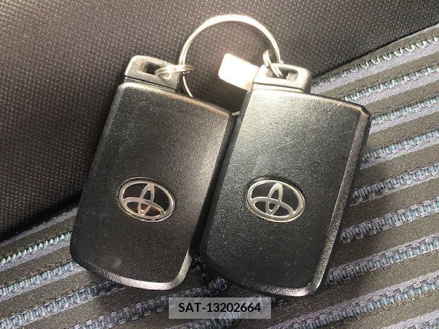 Toyota VOXY 2016-10 378463-24